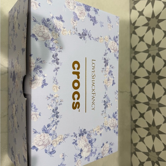 LoveShackFancy x Crocs Collab shoes with NO JIBBITZ - Picture 4 of 4